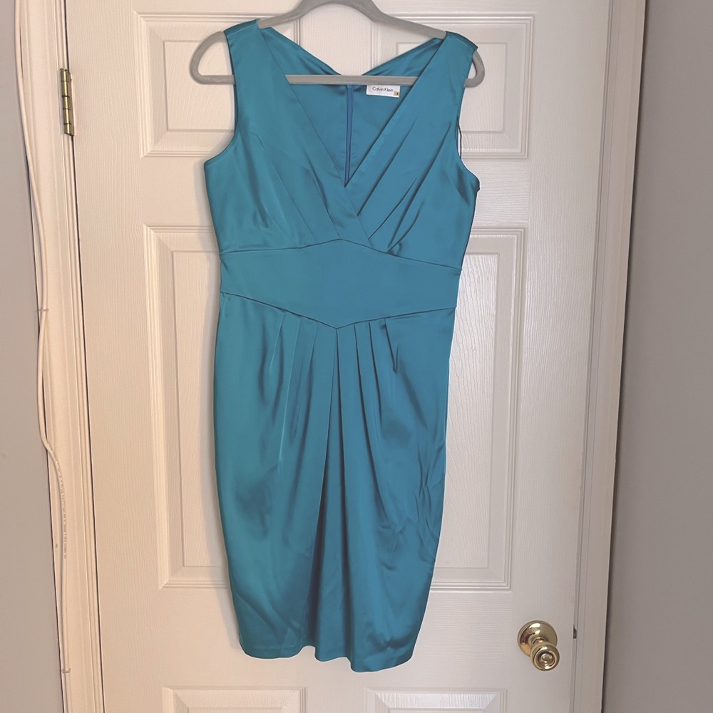 Calvin Klein cocktail turquoise dress. Size 8. NWT